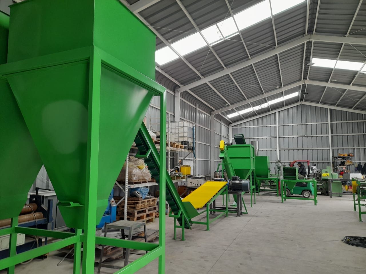 Tolva y silo de una planta de peletizado fabricada en taller